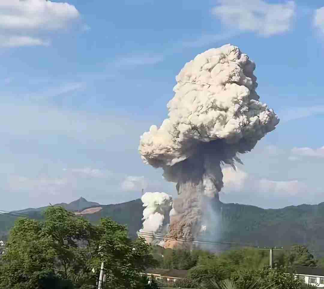 5月4日下午16时43分，五一假期还没有过后，湖南浏阳华盛烟火燃放制造车间，一声