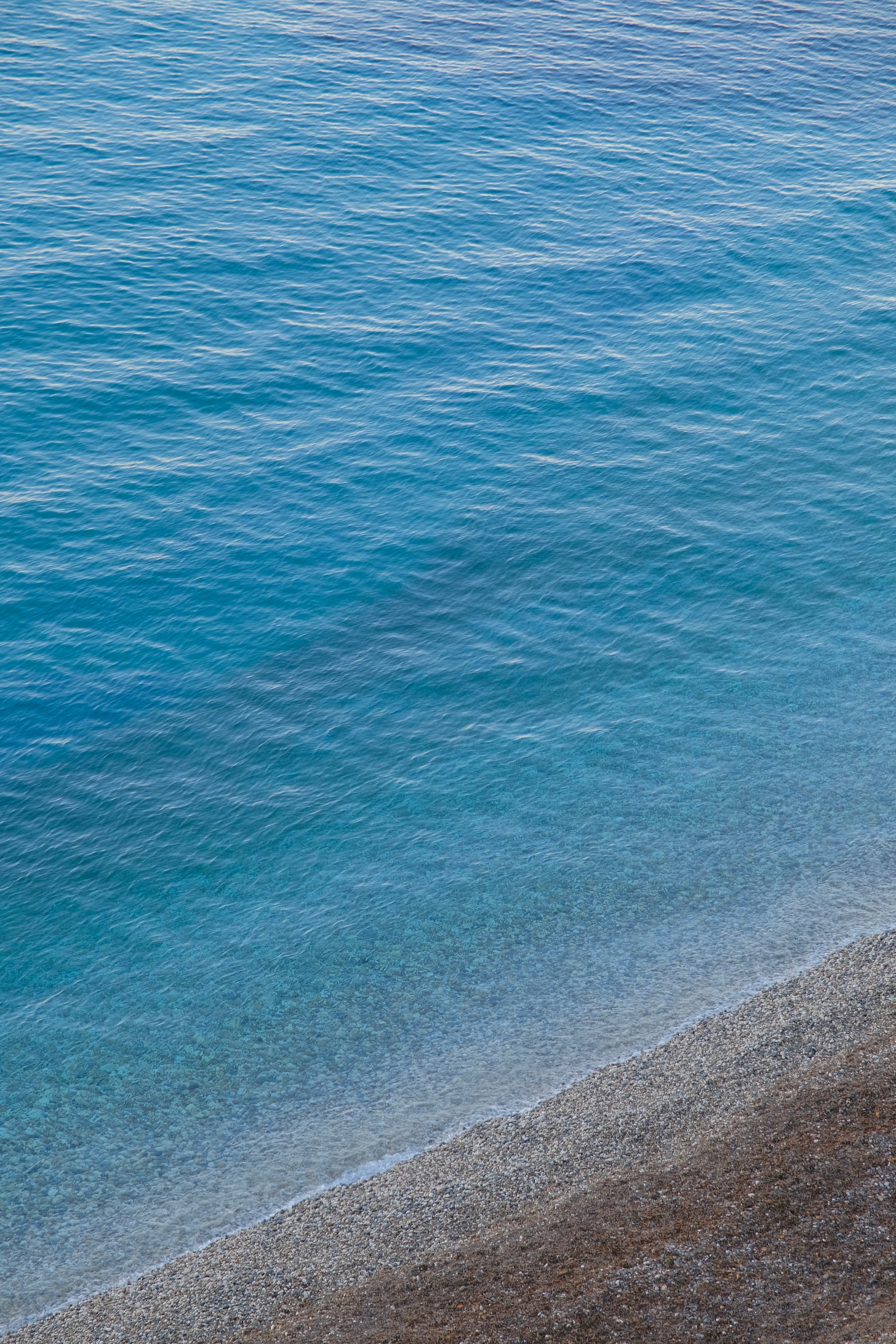 今天早上 6 点半出门走了 AI 推荐的柯布西耶步道，走完就知道为什么小红书都搜