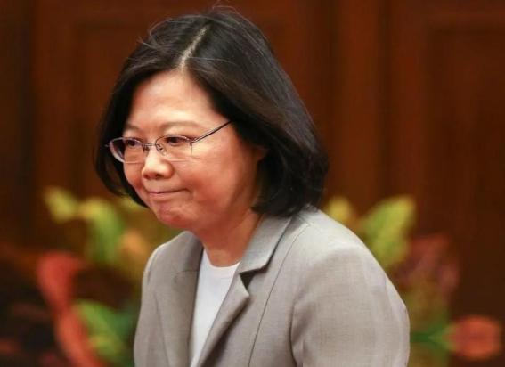 其实打台湾，也是一个两难的选择，如果想速胜，就得在第一轮炮火中尽可能的摧毁台独分