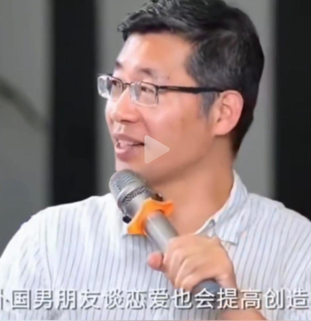 “跟外国人谈恋爱才更有创造力”！这算得上年度最荒唐的学者谬论了吧？
 
真的很难