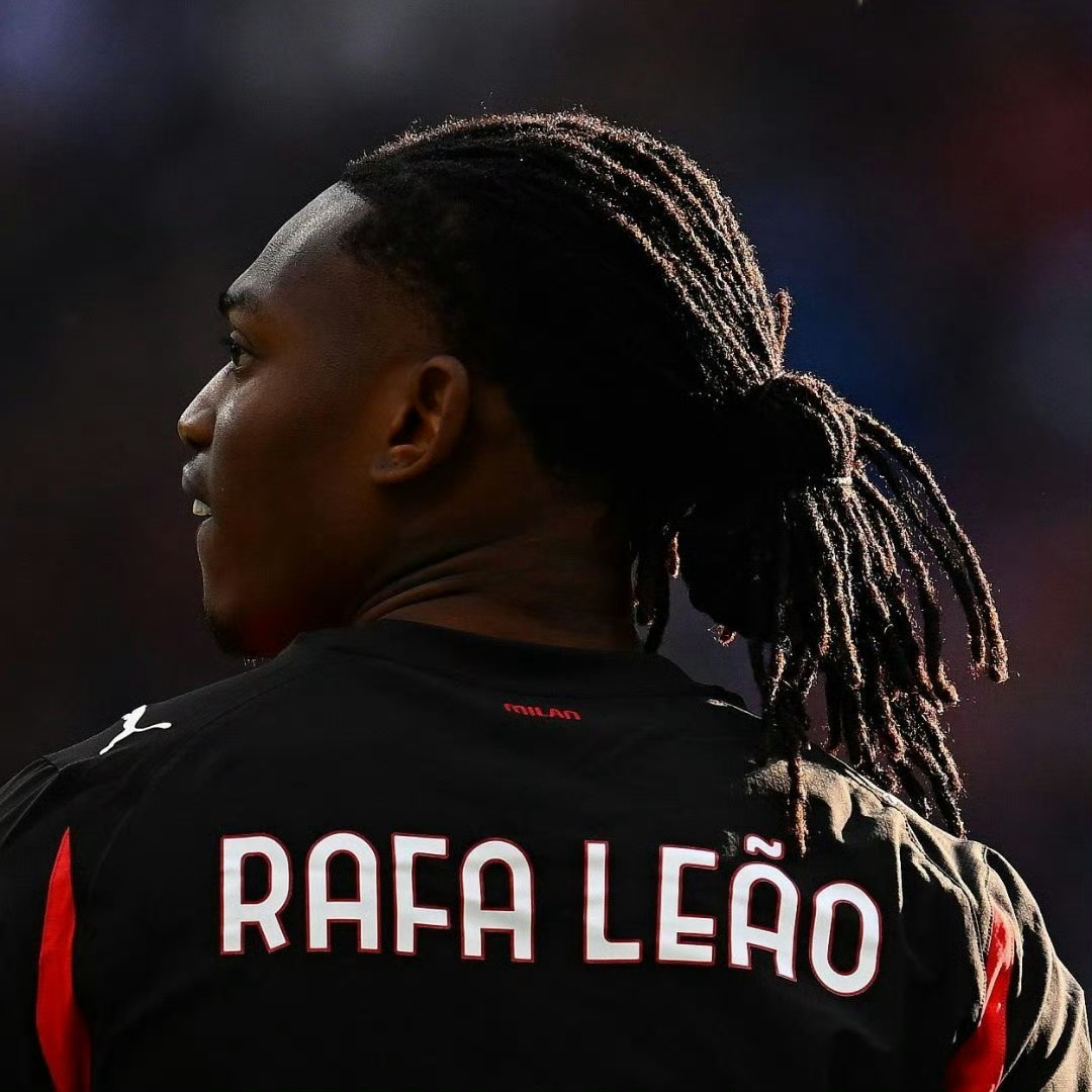 地下非法服务案件震惊意大利体坛，涉案团伙被依法查处后，足坛成为舆论关注的重点领域