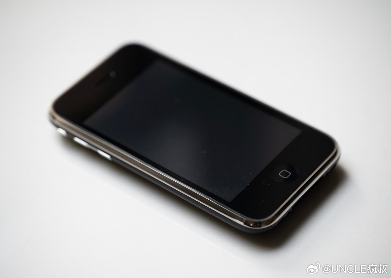 疯叔晚间闲聊 在诺基亚时代后，各位还记得自己的第一台安卓/iPhone是哪一台？