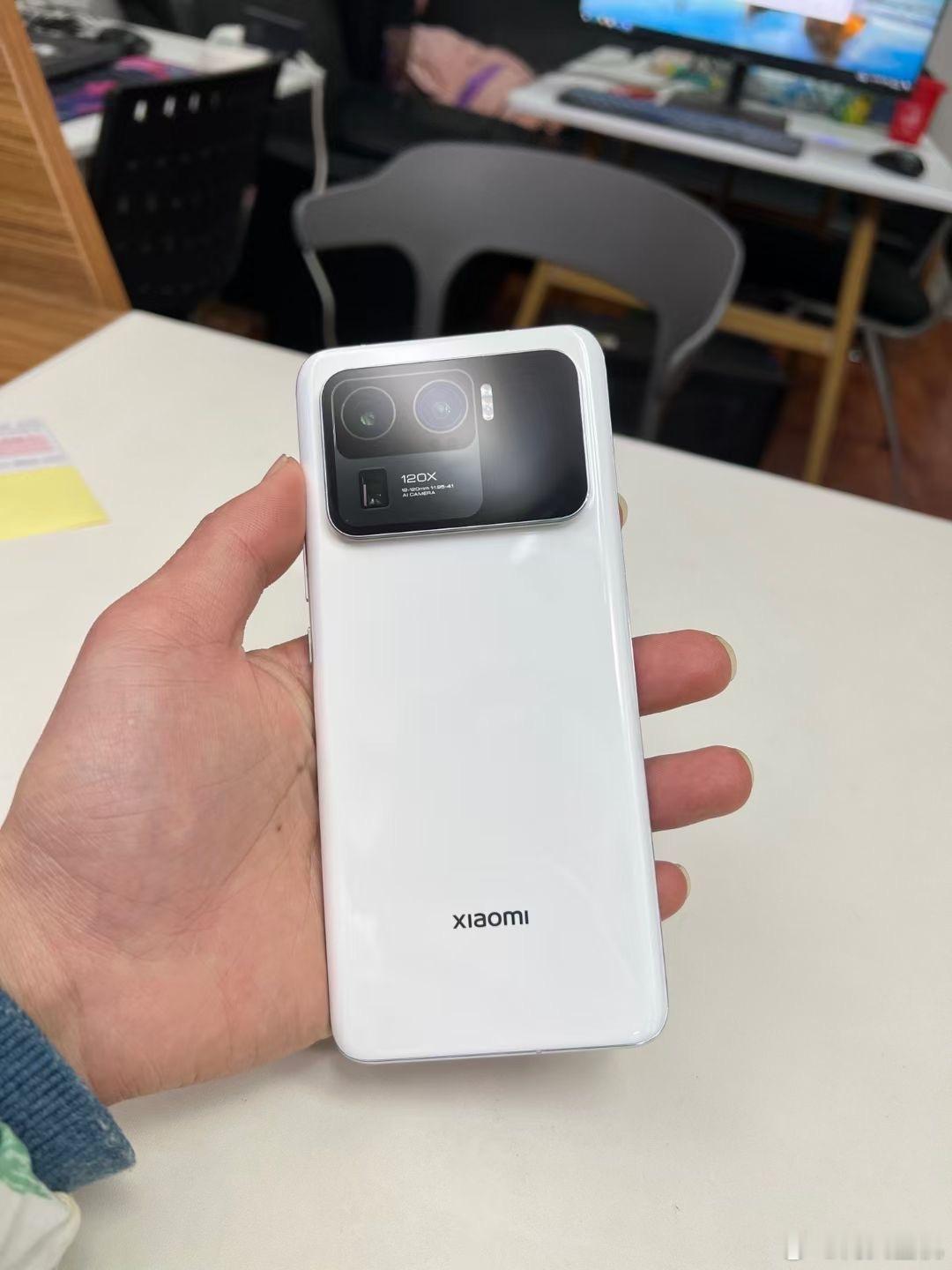 对这款手机真的又爱又恨，如果换个骁龙8 Gen 3，我肯定会再买一台。1600收