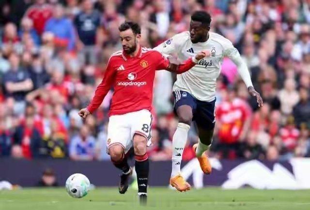 曼联3比2森林锁定本赛季英超季军5月17日，英超第37轮曼联主场迎战诺丁汉森林，