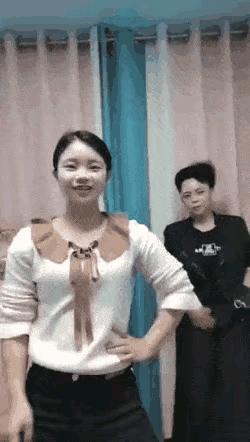 每次看到这种“断头舞”的视频，心里就慎得慌