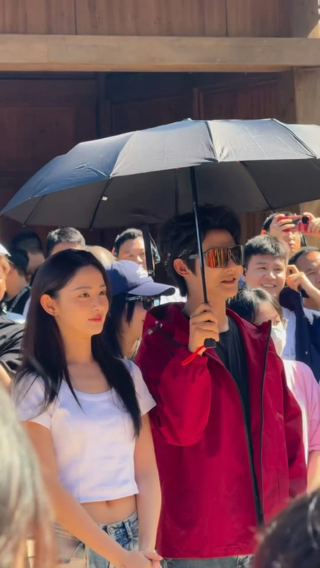 郑业成赵晴在你眉梢种红豆开机，新剧开机，期待两位的精彩演绎，一切顺利~ ​​​