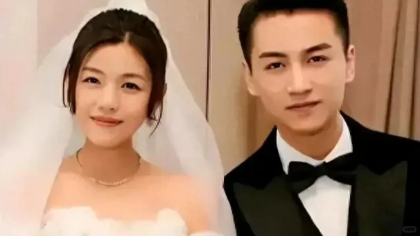 陈晓陈妍希疑似未离婚，陈妍希戴婚戒