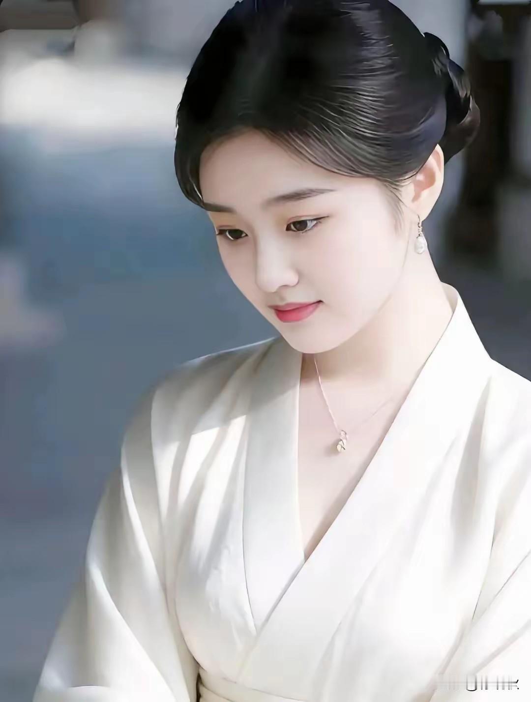 天要下雨无奈何，
​女要嫁人难阻遏。
​人间世事多离合，
活在当下唱山歌。