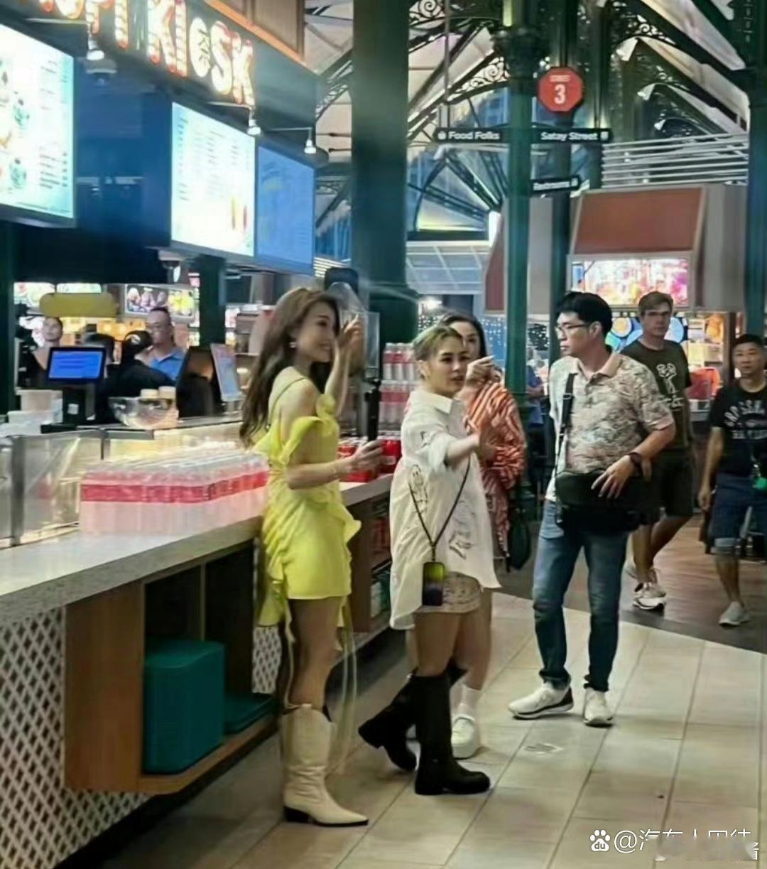 阿娇录制新综艺，长筒靴一直穿着，难道就只带了这一双鞋[笑哭]，在这几个人当中，她