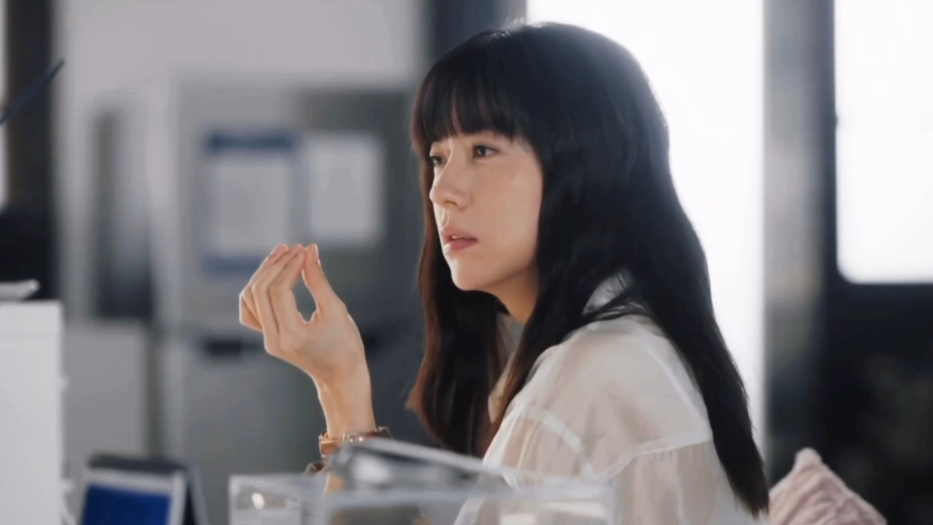 不行了有种看熟人发癫的既视感…淋雨西演这种神叨叨又有点做作的角色真的不会笑场吗 