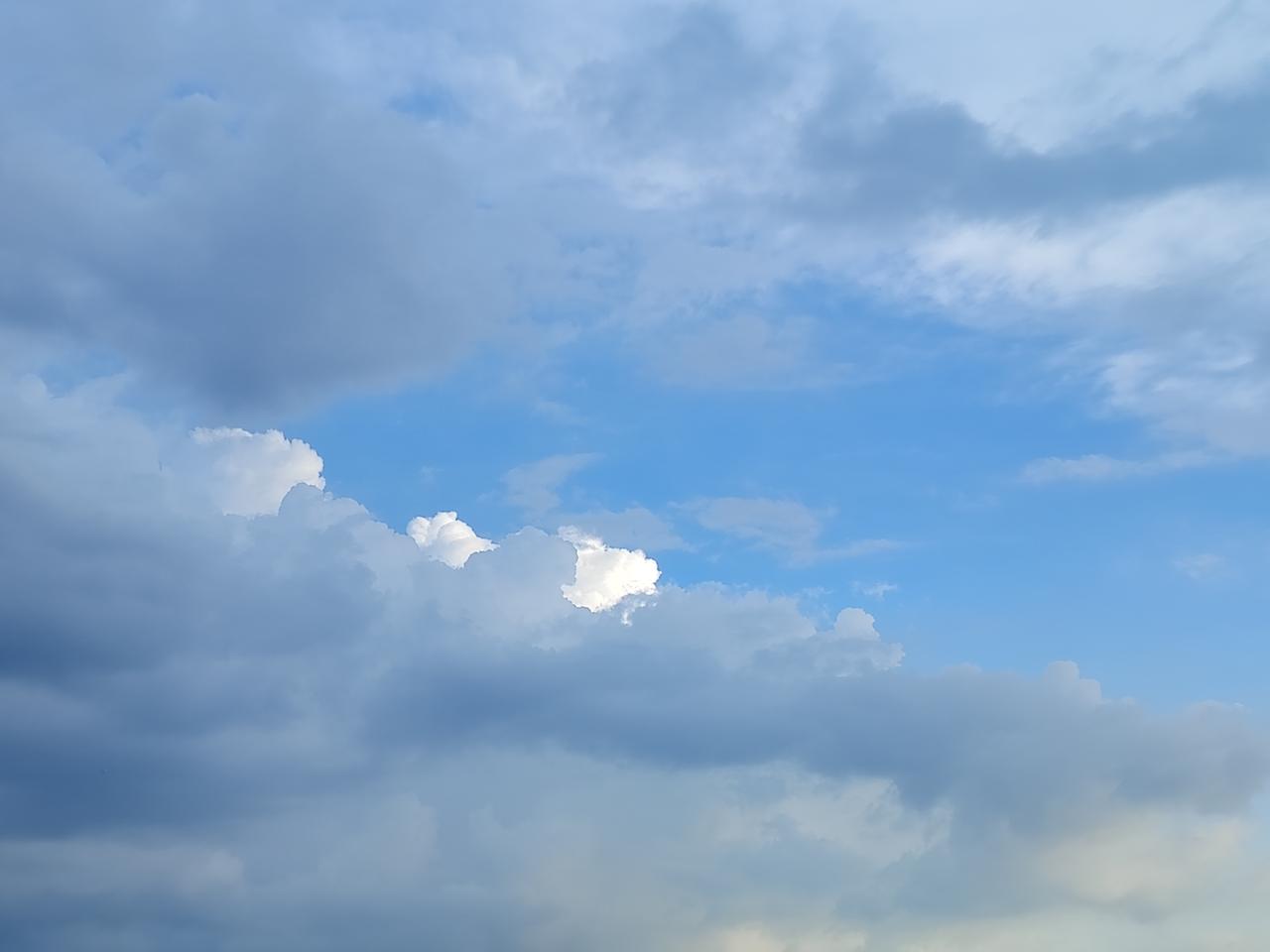 分享我这周有趣的事：湖光静流，且看且思且从容。