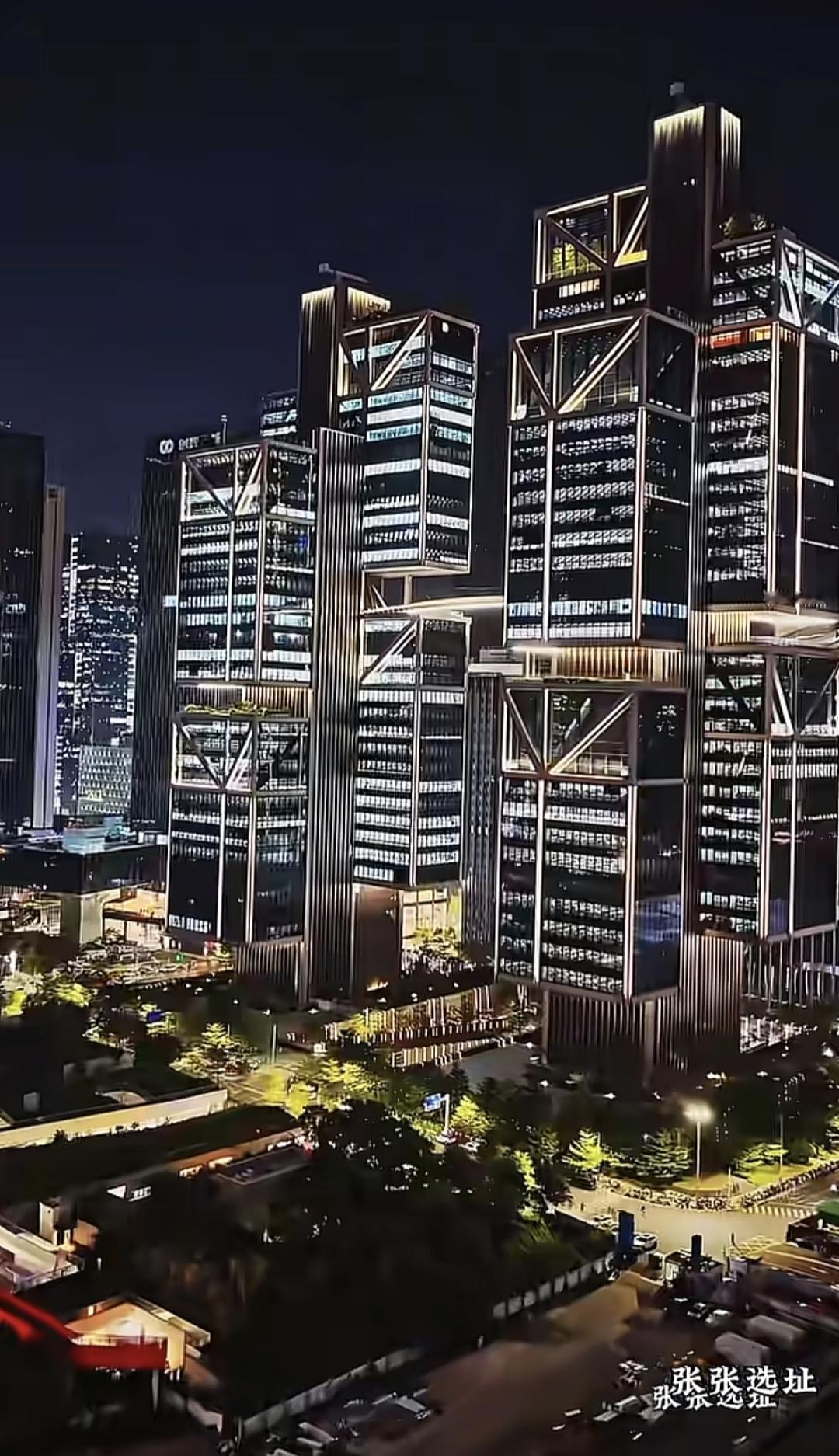 南山区才是深圳网红建筑最集中的城区，刚才刷到“@张张选址”的一个视频，这个视频基