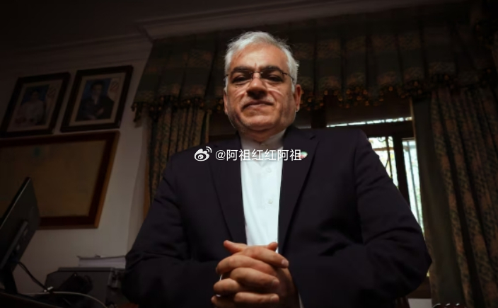 在接受《阿斯报》采访时，伊朗驻西班牙大使礼萨·扎比卜表示，伊朗国家队将正常参加今