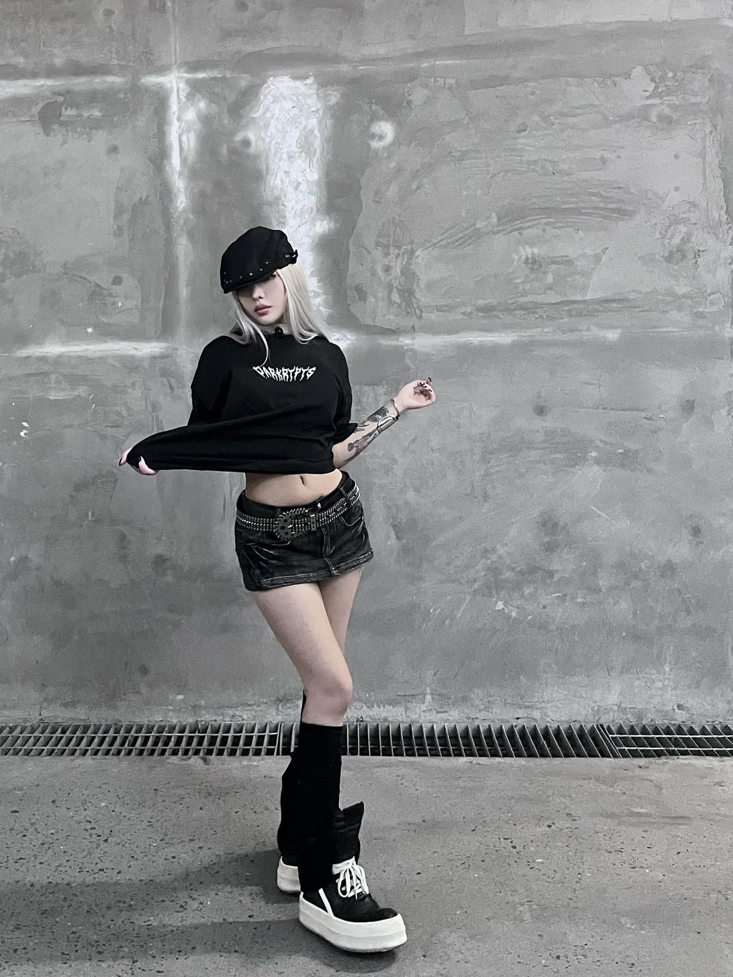 平时太抽象了 这下真难过了她们以为我又来了什么绝活 


氛围感 黑色系