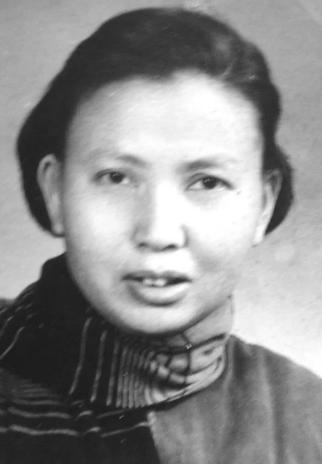 1941年，21岁的女战士莫林被活埋前，敌人竟突然问“你认识莫林吗？”，莫林一听