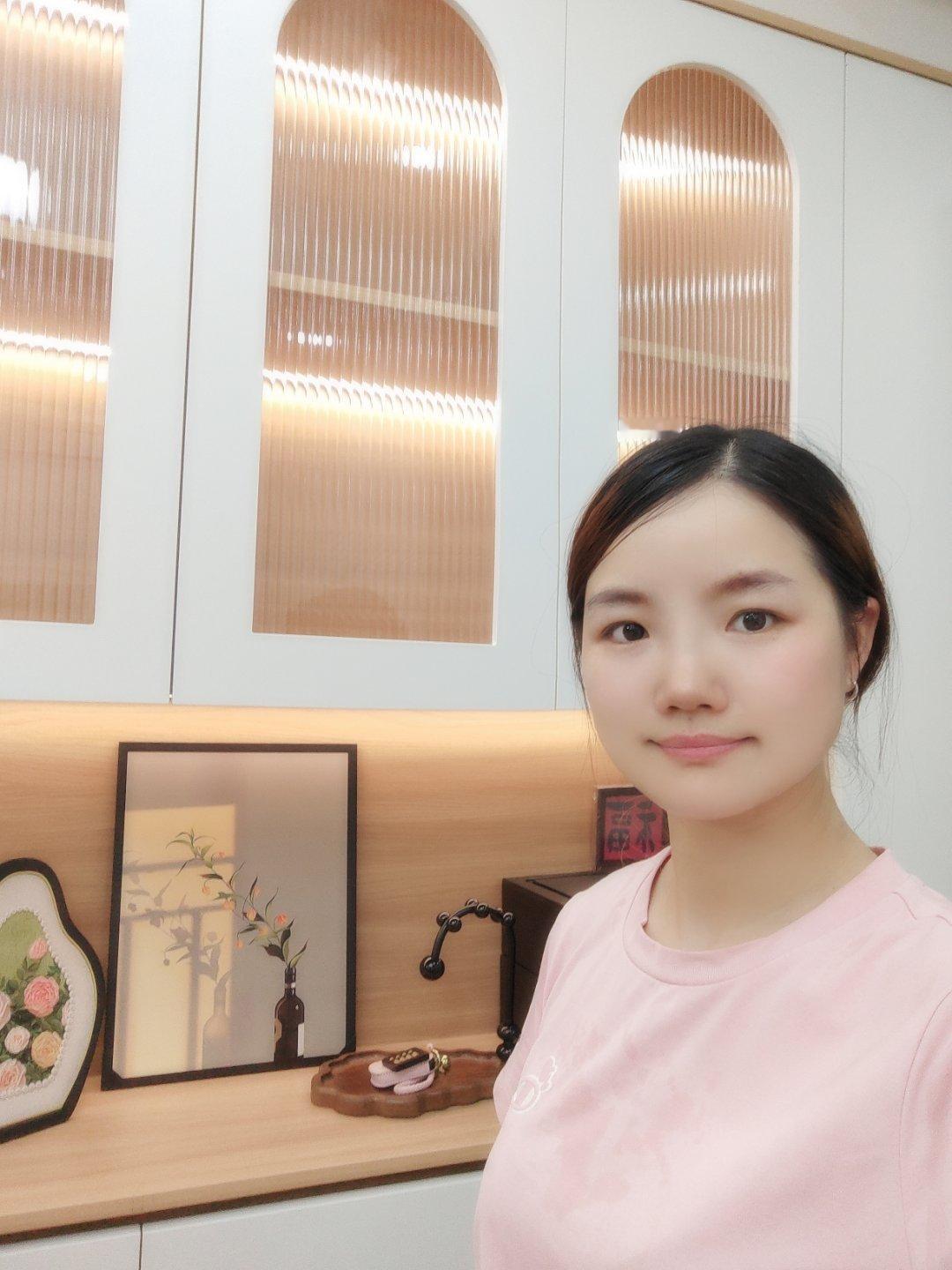装了两个装饰品热的我一身汗