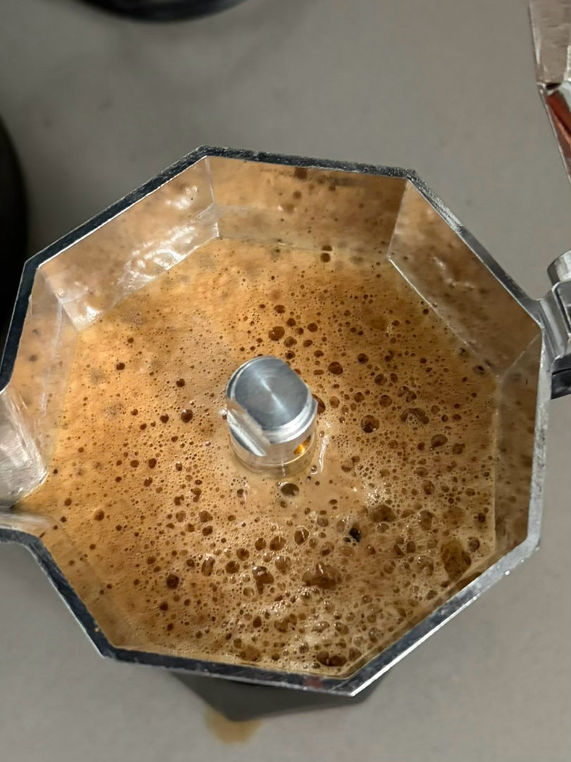 买了摩卡壶早上煮咖啡咖啡液装好带去公司做美式或者拿铁 