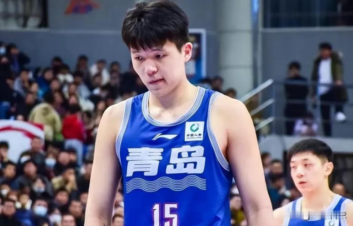 还需磨炼！青岛94-106不敌上海，杨瀚森的数据你打几分？
杨金蒙：1中0，拿下