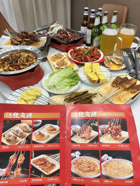 烤肉配酒，这样的夜晚真的是美滋滋👍