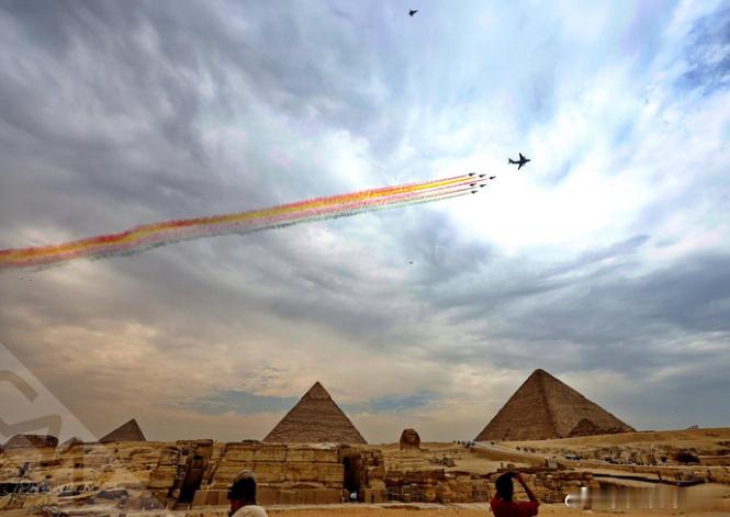 根据《皇极经世》的推演，2025年的值年卦是“泽火革”（革卦）。正如卦象所预示的