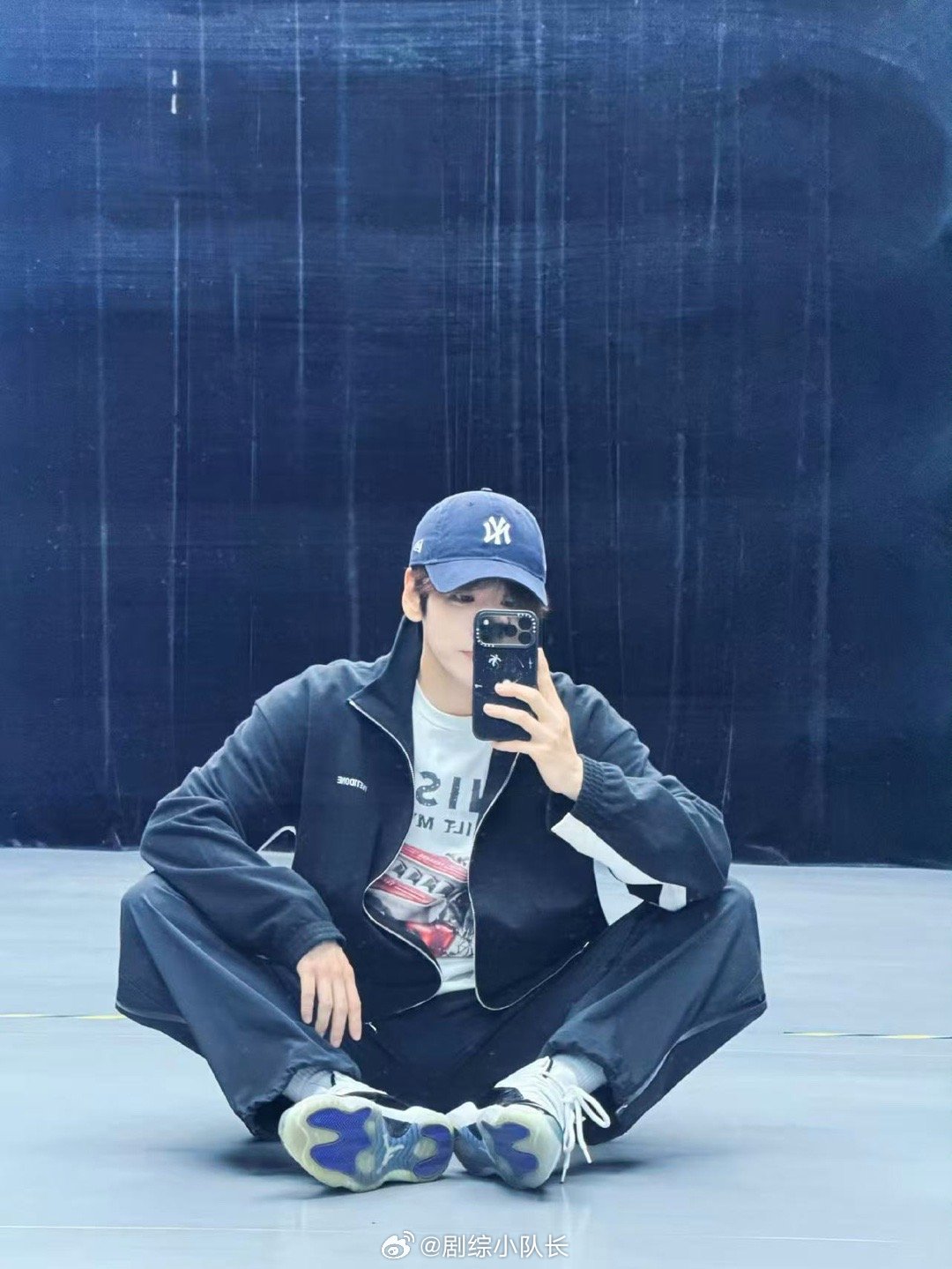 魏哲鸣新剧双向暗恋魏哲鸣一演暗恋就封神 从学生时代的偷看，到职场重逢的假装不认识