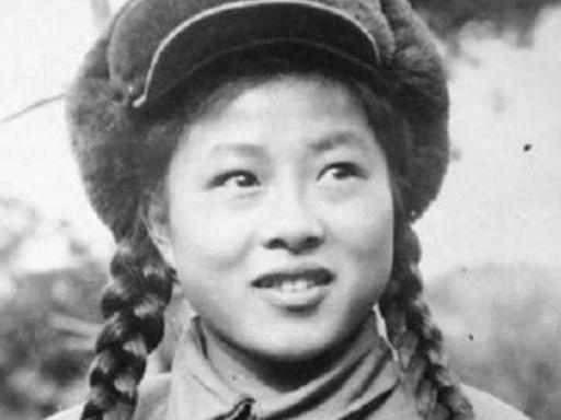 1979年，上甘岭唯一女兵刘禄曾，在纽约一家餐厅聚会上准备离开时，被一名美国男子