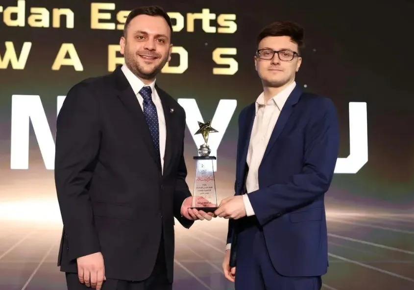 奇迹哥在家躺赢，获得2025约旦电竞奖

奇迹哥曾经在刀塔历史上留下很多名场面，