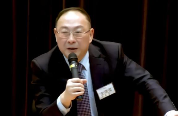 金灿荣曾建议，尽快解决台湾问题，在日本全面实现军事现代化，突破现有军力限制之前，