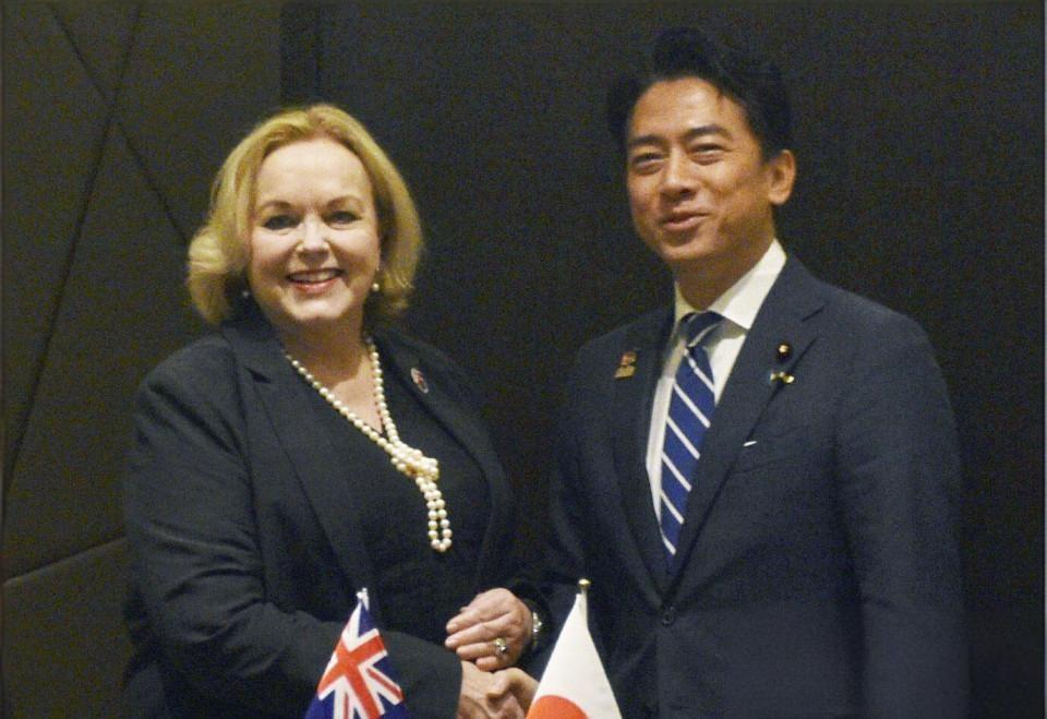 《日本战后最大武器出口解禁，联手澳新构筑“印太锁链”》

--

当地时间十二月