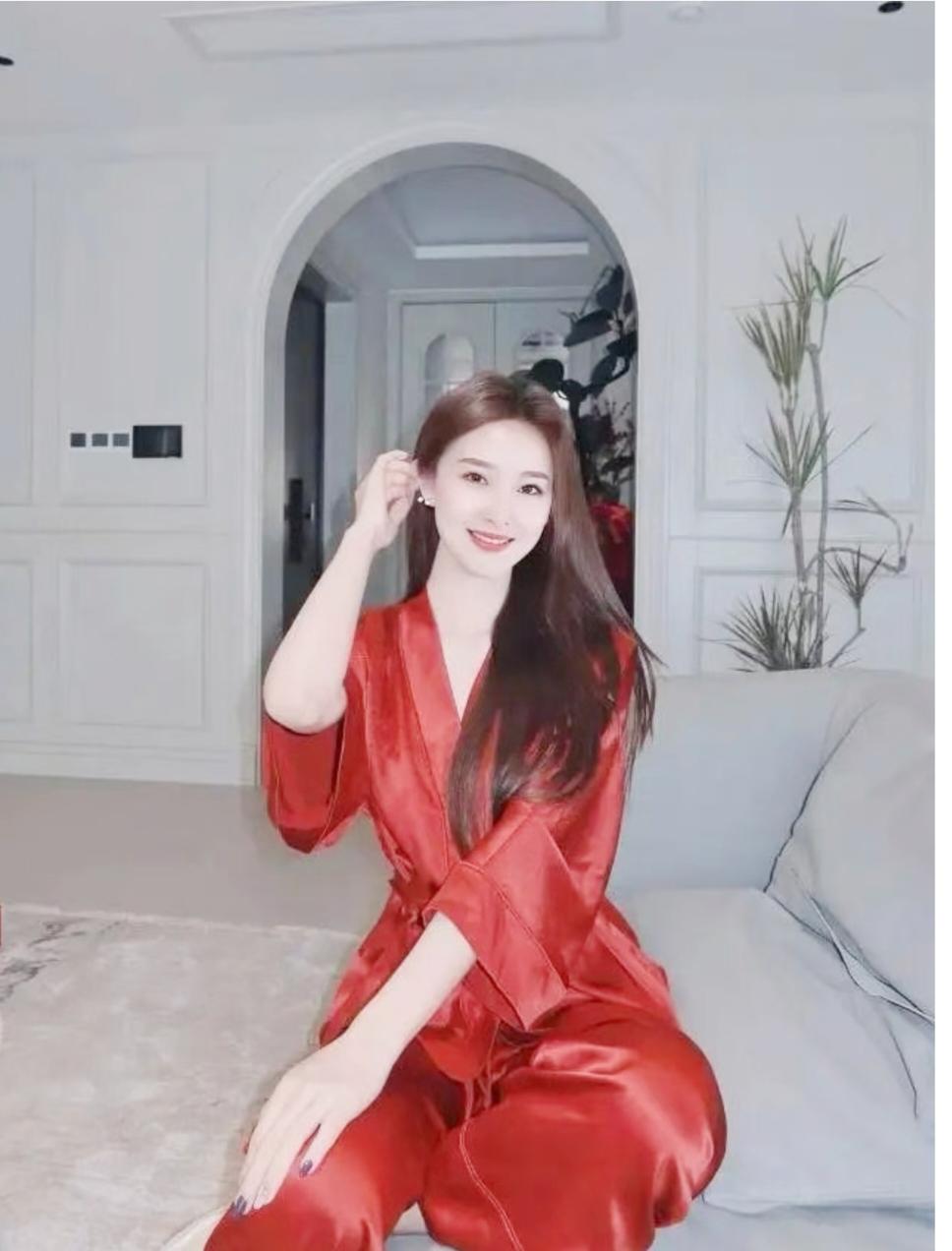 优雅红丝绒睡衣，尽显时尚与舒适！🌹✨晒图笔记大赛 记录我的2026 春日生活打