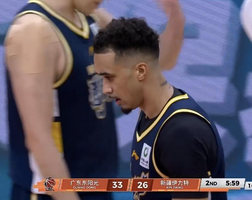 杜锋找到2套靠谱组合，双小外援杀招，2内线休战

王少杰受伤的消息传来，杜锋的排