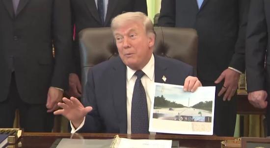 特朗普今天（北京时间4月24日）接受采访时表示：“马丁·路德·金就是在那里发表了