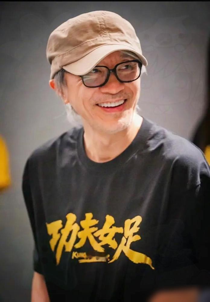 《功夫女足》这回是真挺尴尬的。

之前不少影迷还觉着星爷这块金字招牌，就算延档一