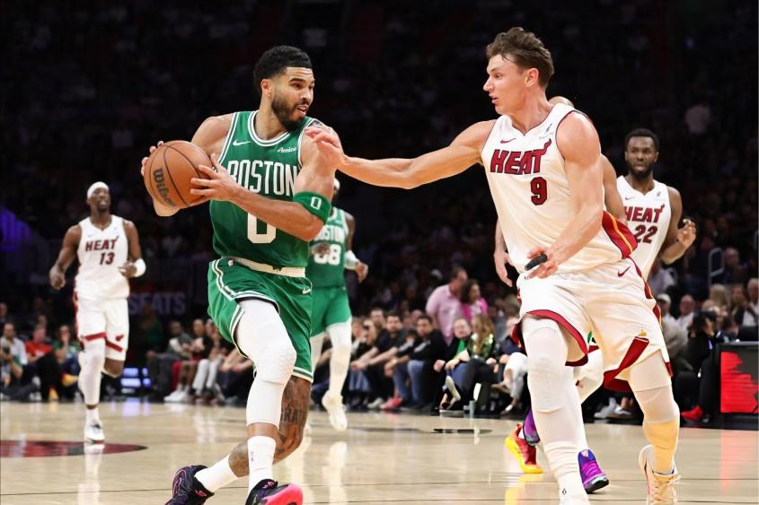 塔图姆三双定乾坤！绿军客场狂胜热火，东部第二宝座稳如泰山

北京时间4月2日，N