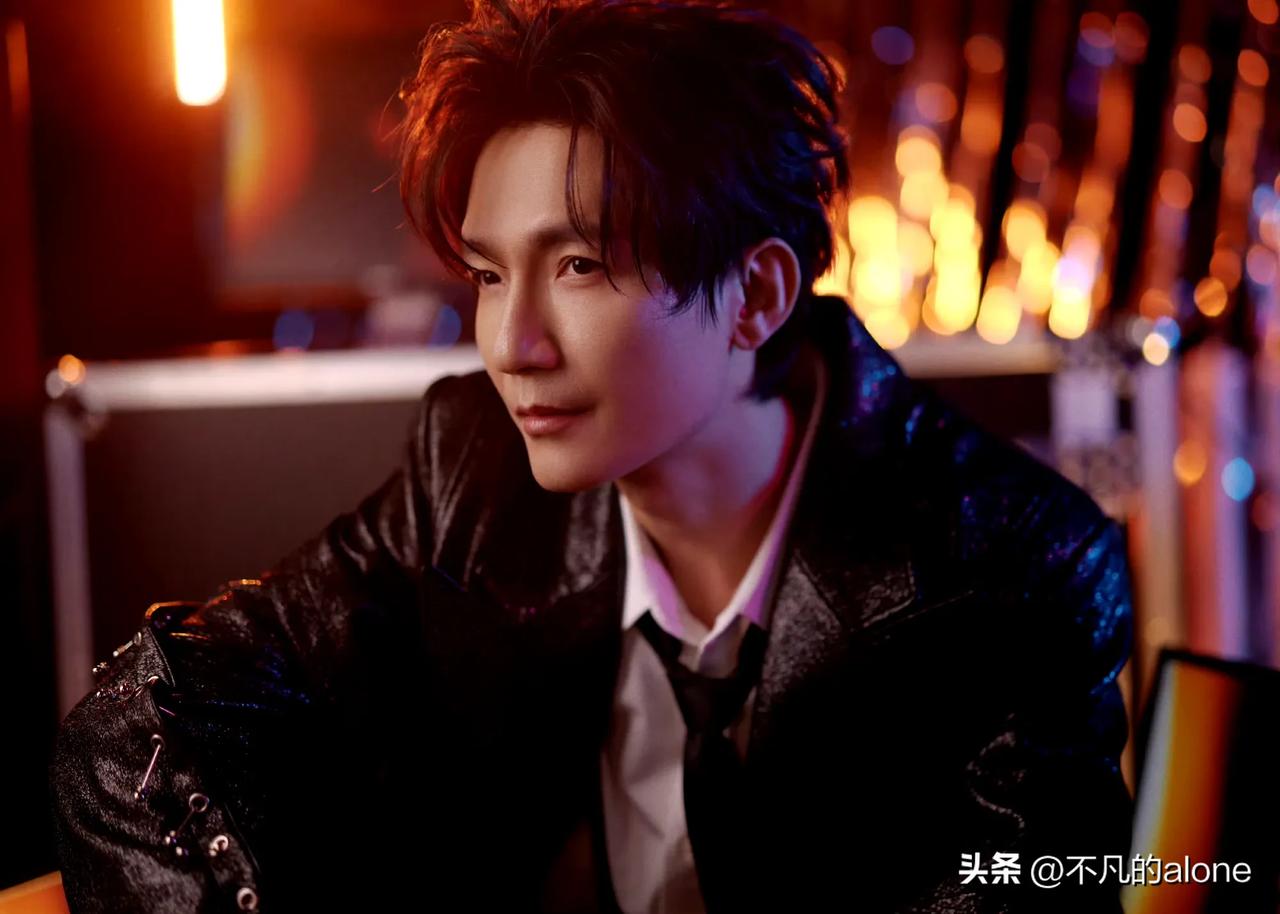 《歌手2025》将在明天下午1点举行全球发布会，直播平台多达20个，8位首发歌手