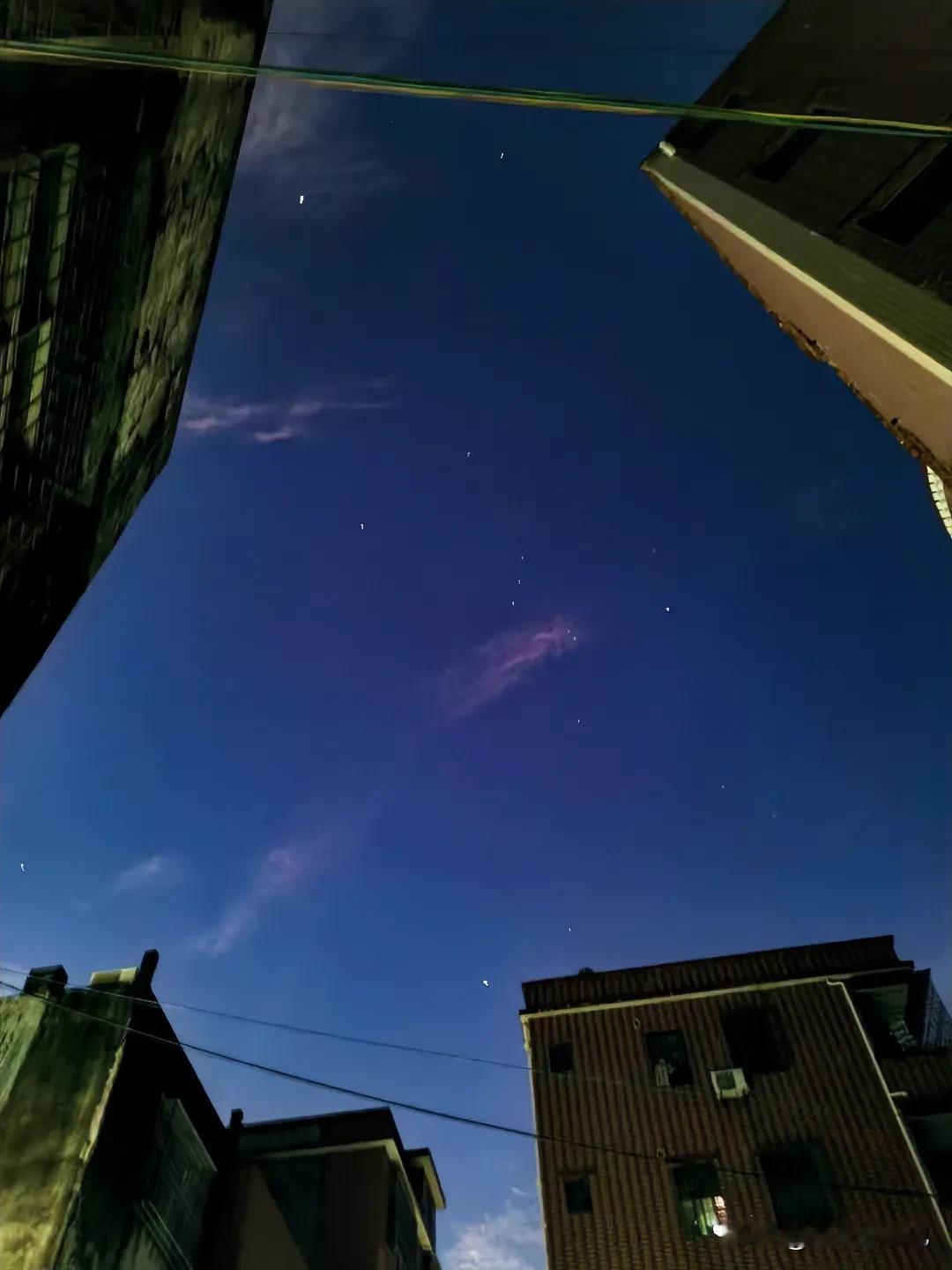 每当看到⭐，就仿佛已故的亲人也在看着自己。