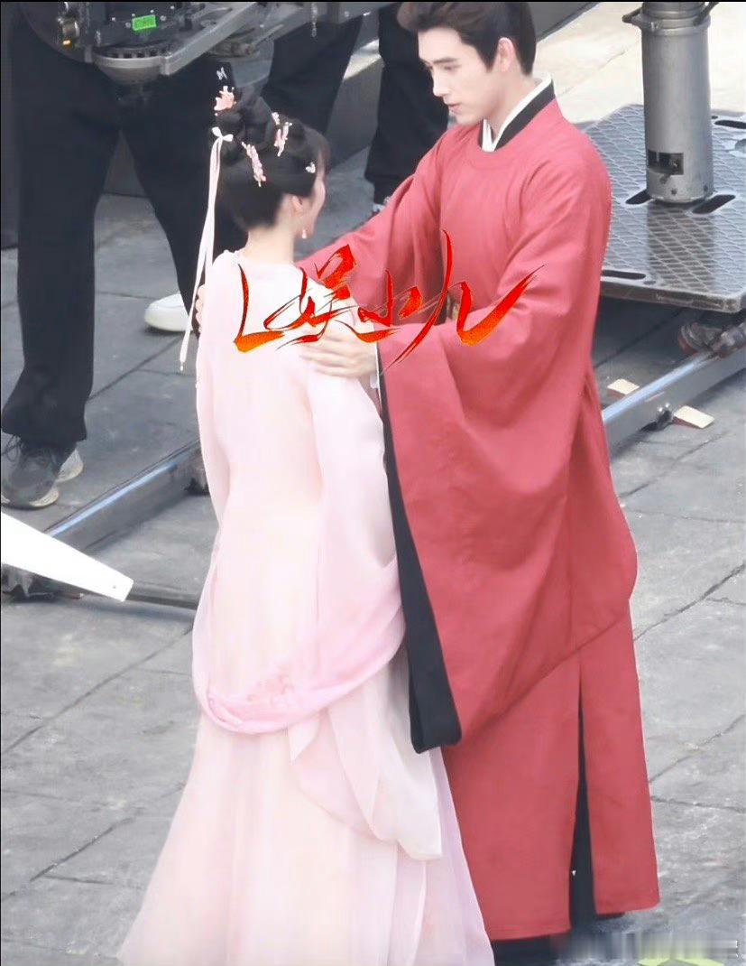 不是……慕胥辞男主跟其他女生还有线？？ ​​​