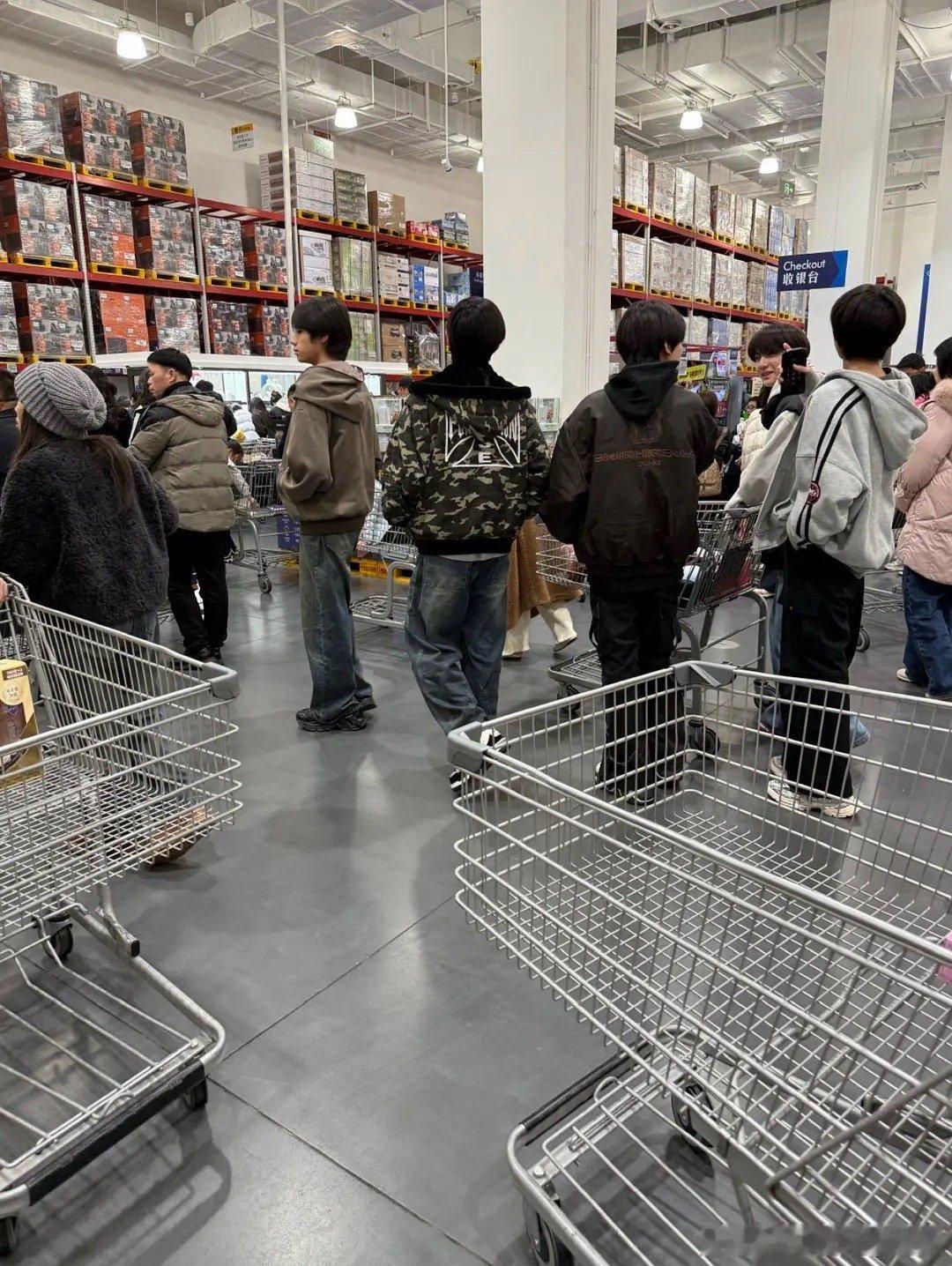 少男们逛山姆是要日子吗？？？