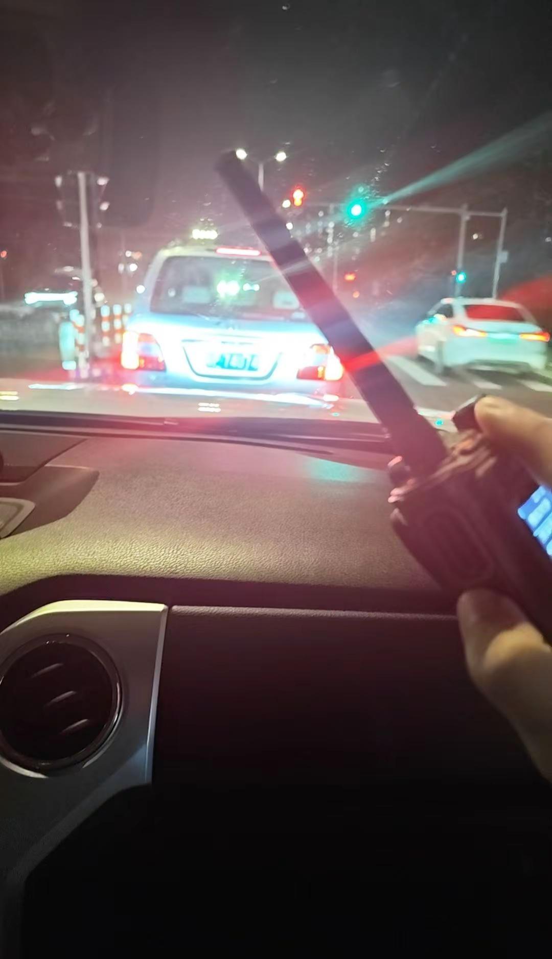 感情和真心就像股票一样，应该在不同时机，不同的票上放不同的仓位。真心给的太满，就