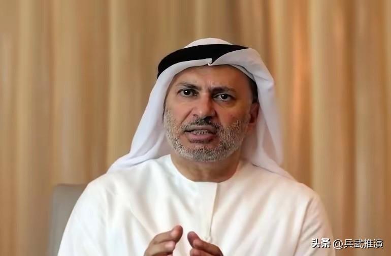 阿联酋彻底“跪下”了！

阿联酋刚公开站队，当晚就挨了伊朗的导弹，一点情面都没留