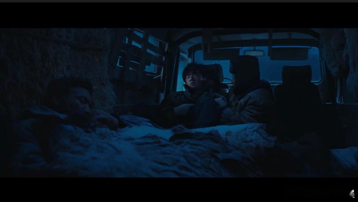 杨紫胡歌新剧重生之末世求生 多杰的守护沉默又坚定，白菊的挣扎热烈又执着❤️！两人