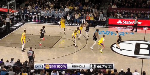 防守反击的王！詹姆斯反击助飞拉拉维亚！
在今天NBA常规赛湖人对阵篮网的第一节比