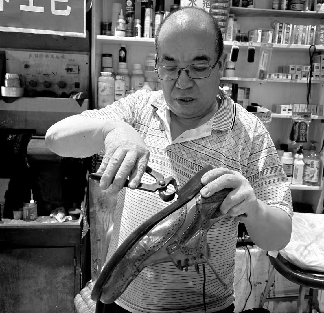 修鞋的刘师傅的夏和冬(我的手机“哈苏”系列) 