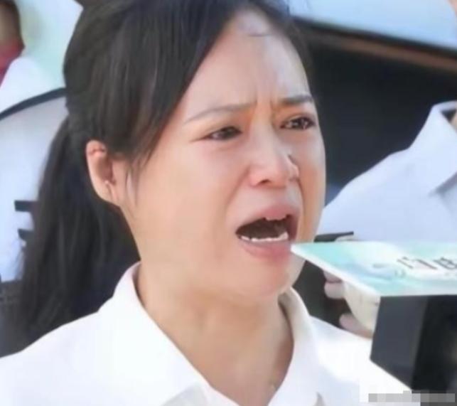 “中国越制裁我，我就越反华！”撂下这句狂言的，竟是个早被吊销执照、冻结账户、彻底