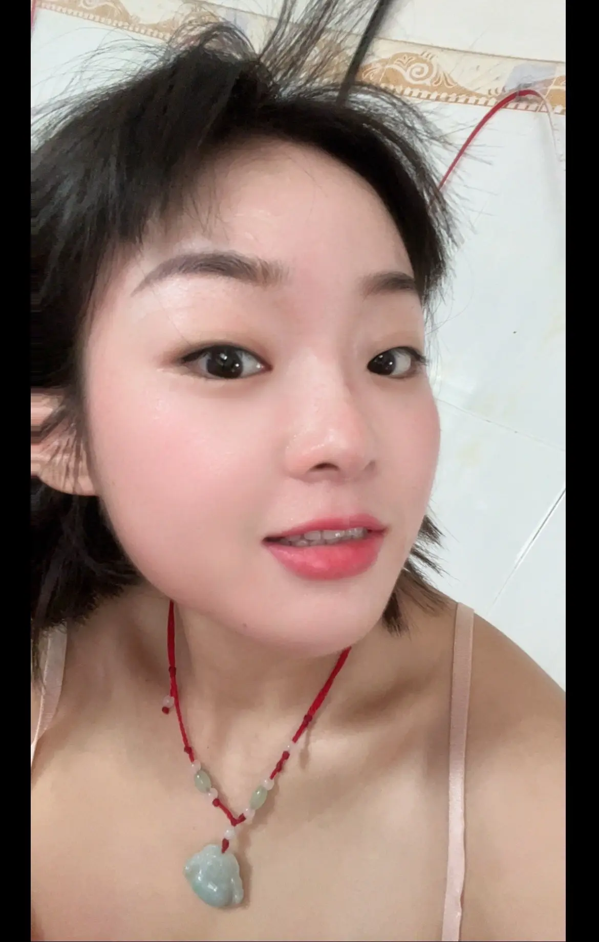 未来先生，这就是我素颜真实的样子，无美颜，无滤镜，无瘦脸，无磨皮