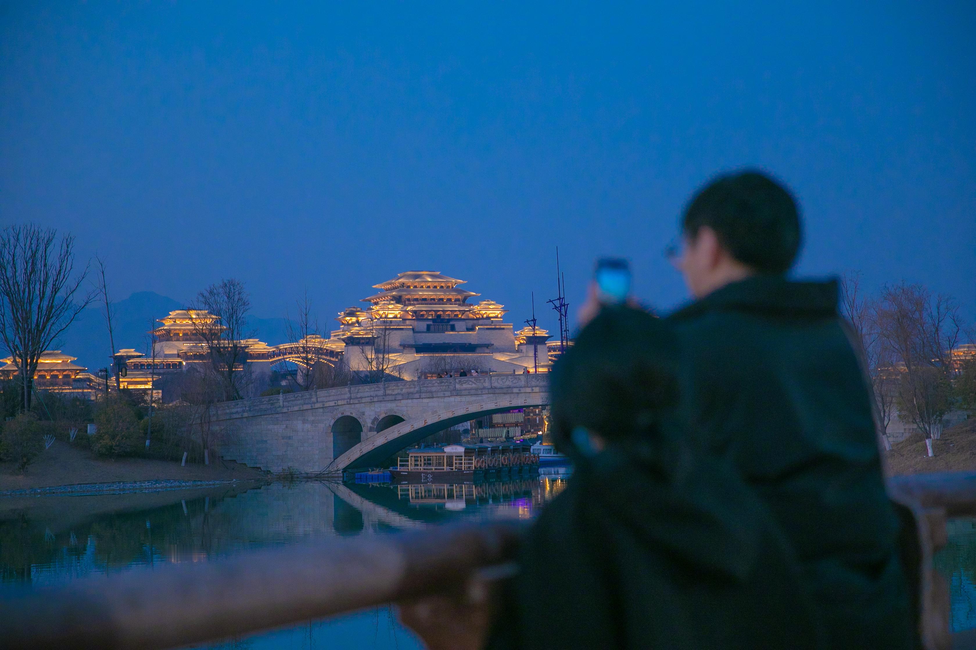 今年春节的汉范儿超标了春节汉文化寻根之旅厌倦了千篇一律的春节？今年，不如来一场穿