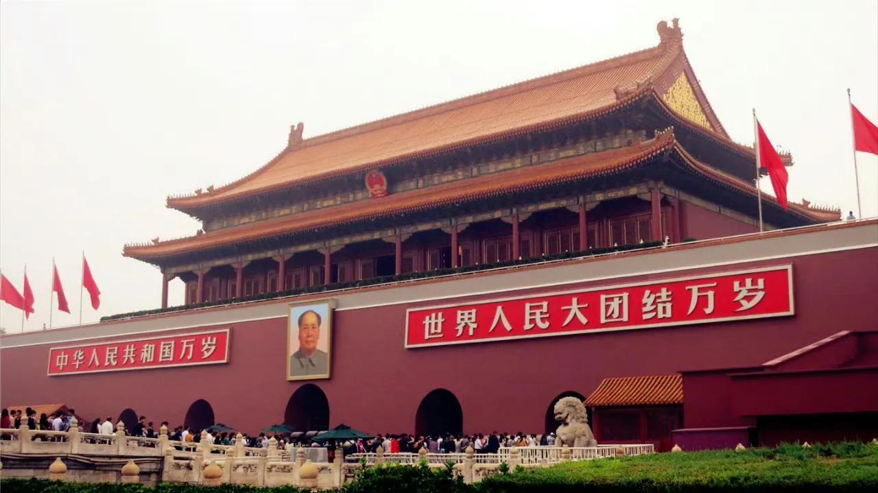 在我国政府全力斡旋下，缅甸政府军同果敢、德昂等缅北军阀举行了和平谈判，当然和平谈