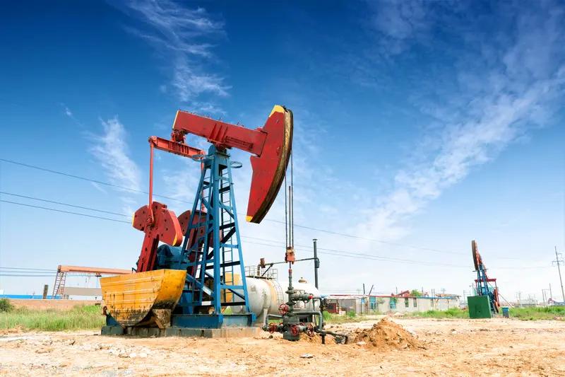 特朗普在石油领域野心勃勃，从美媒报道能看出他盯上了委内瑞拉石油。他想控制委石油产