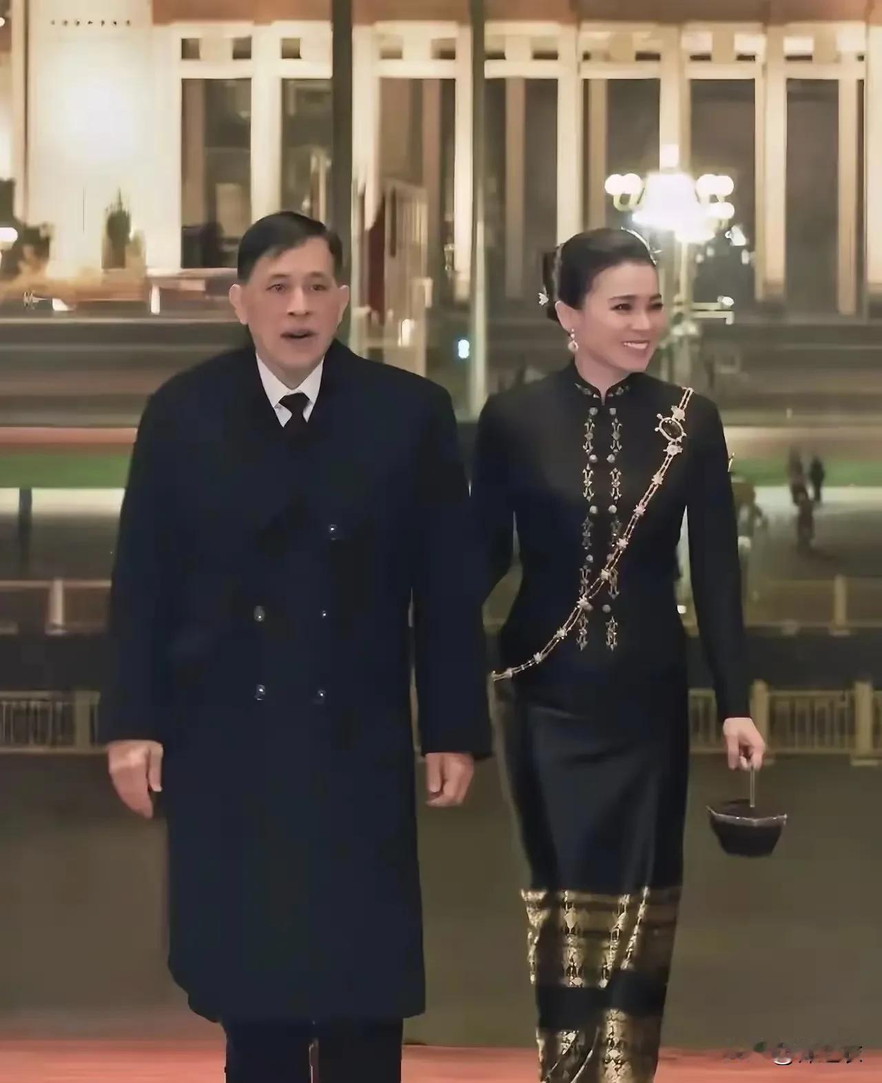 苏提达王后还是很受网友们喜欢的，毕竟她长得好看，能力强，身体倍棒，在任何场合都是