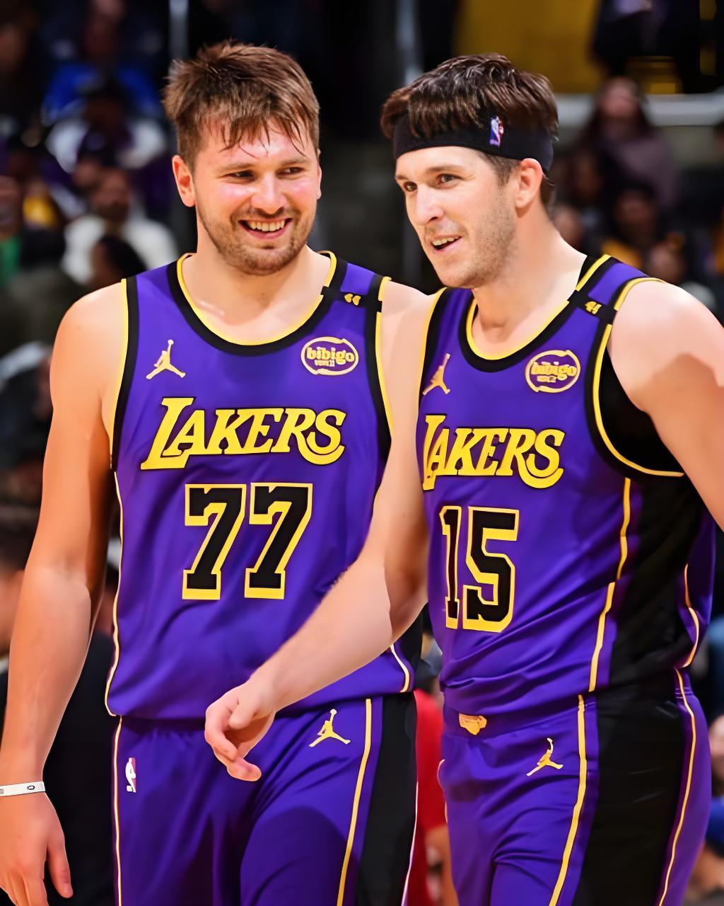 炸裂！谢泼德压哨暴扣定调，东契奇单节16分飙分秀，湖人火箭首节肉搏大战！
 
首